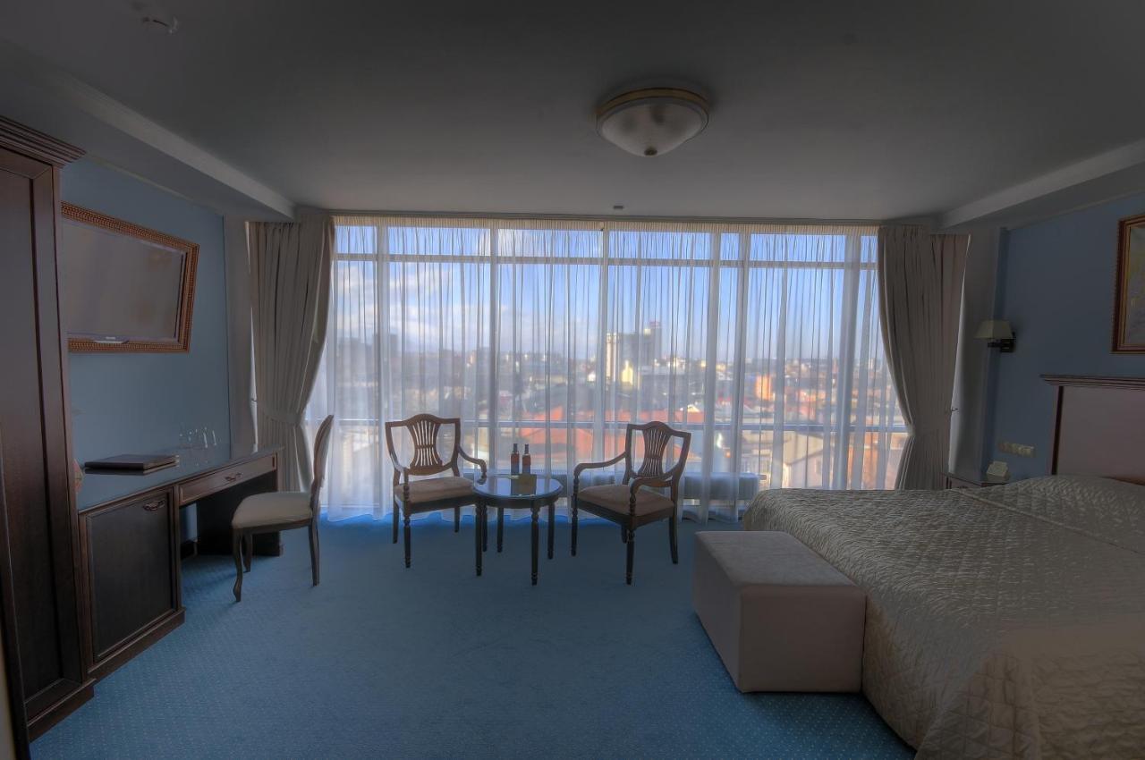 Aleksandrovski Grand Hotel Władykaukaz Zewnętrze zdjęcie