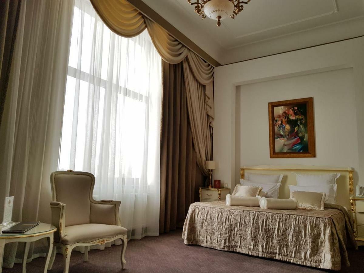 Aleksandrovski Grand Hotel Władykaukaz Zewnętrze zdjęcie